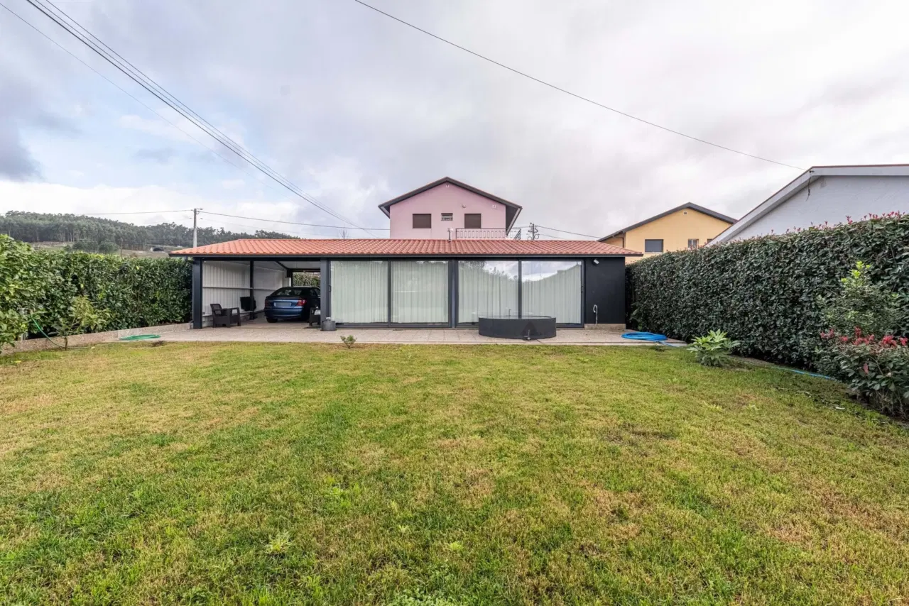 Propriedade situada na freguesia de Brito, em Guimarães — 30