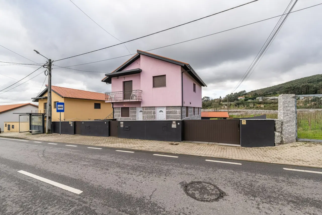 Propriedade situada na freguesia de Brito, em Guimarães — 4