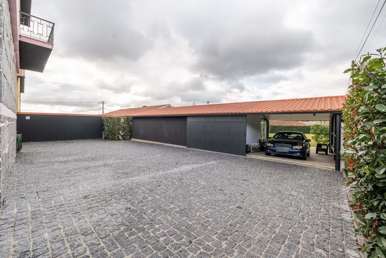 Propriedade situada na freguesia de Brito, em Guimarães — 31