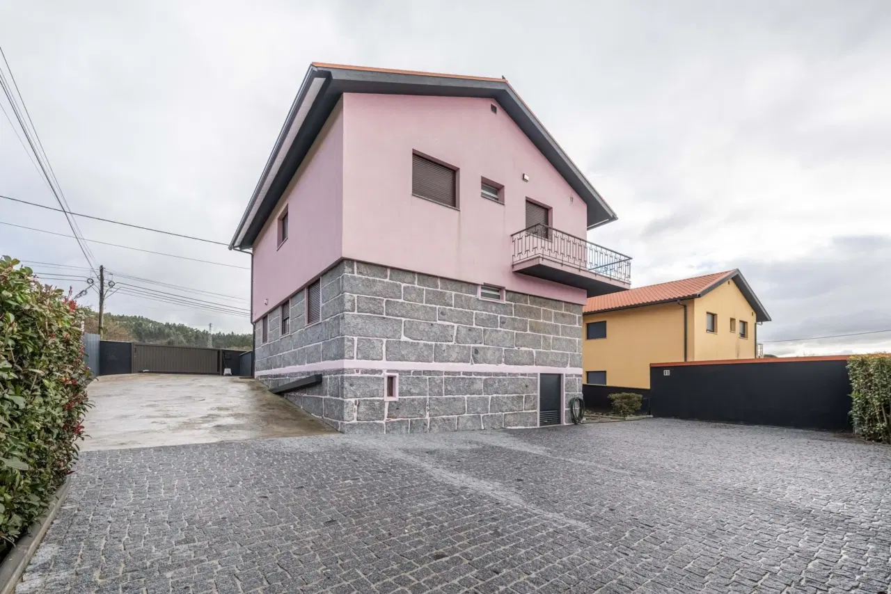 Propriedade situada na freguesia de Brito, em Guimarães — 5
