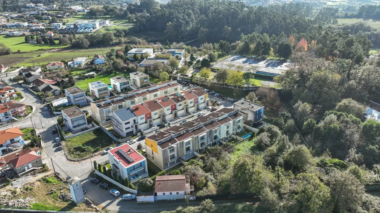 Moradia  em Banda T3 Tadim, Braga — 34