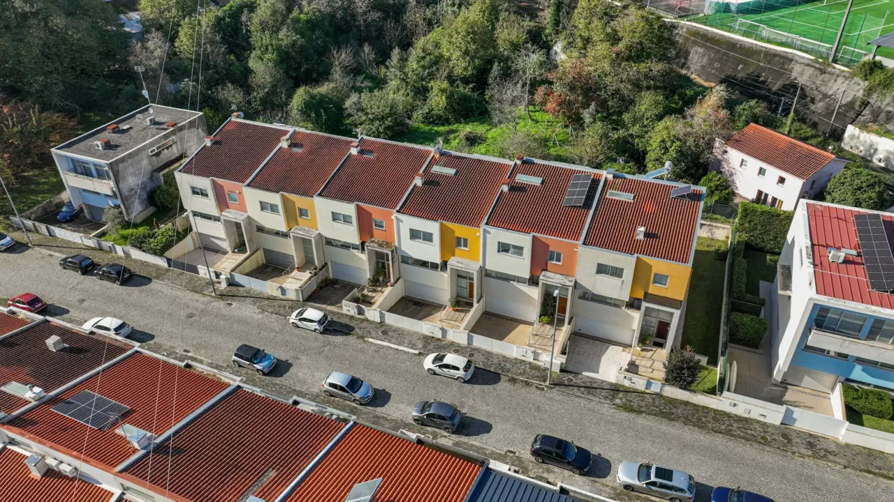Moradia  em Banda T3 Tadim, Braga — 32