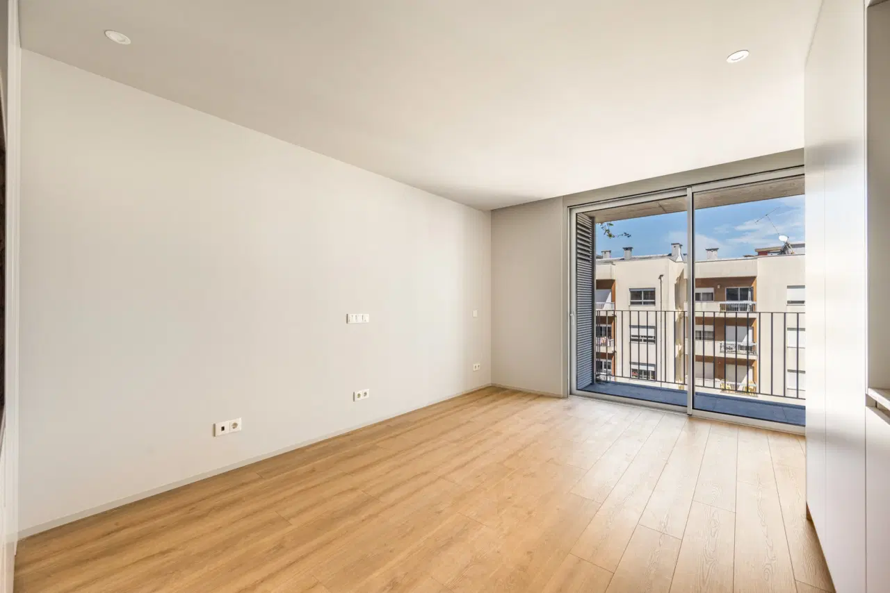Apartamento T0 Novo em condomínio fechado com Varanda — 38