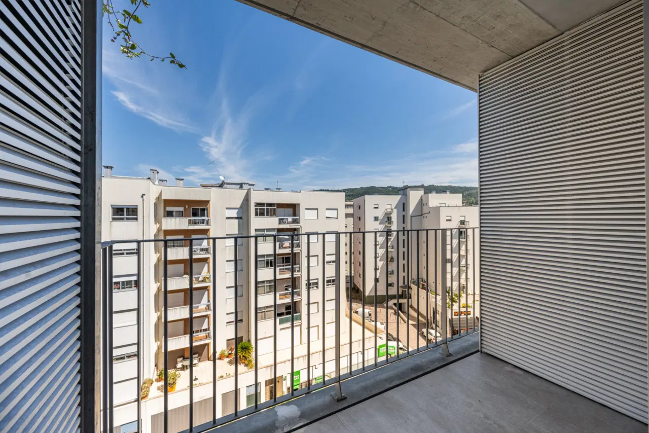 Apartamento T0 Novo em condomínio fechado com Varanda — 39