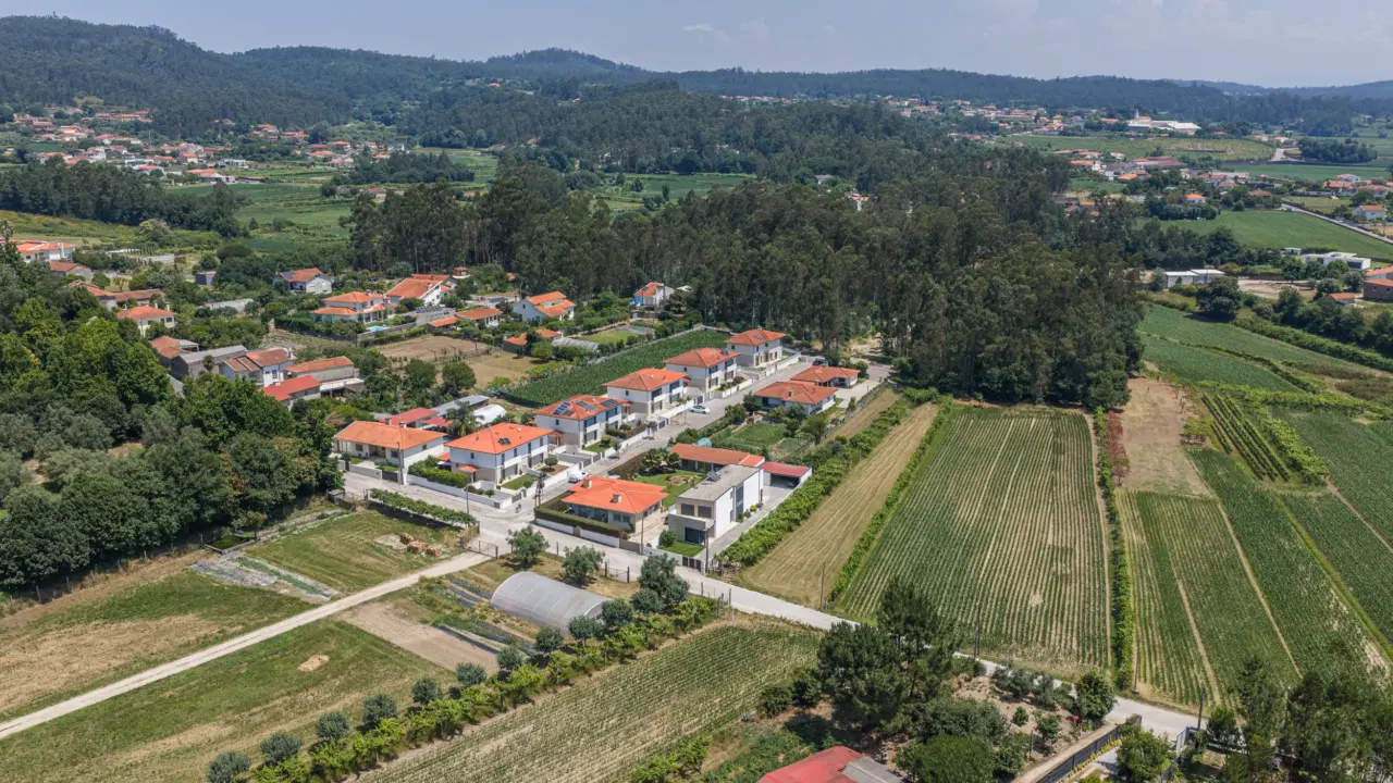 Moradia Geminada T3 em Alvito (S. Martinho), Barcelos — 29