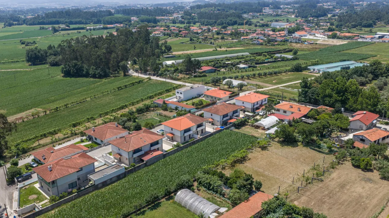 Moradia Geminada T3 em Alvito (S. Martinho), Barcelos — 31