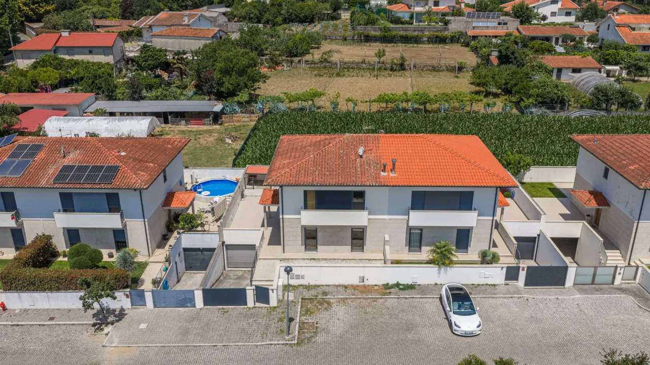 Moradia Geminada T3 em Alvito (S. Martinho), Barcelos — 34