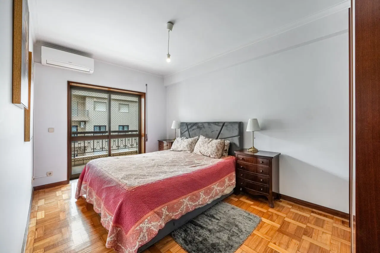 Apartamento T3 Renovado com Garagem Fechada em Excelente Localização – Lomar, Braga — 10