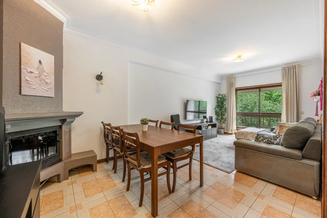 Apartamento T3 Renovado com Garagem Fechada em Excelente Localização – Lomar, Braga — 3