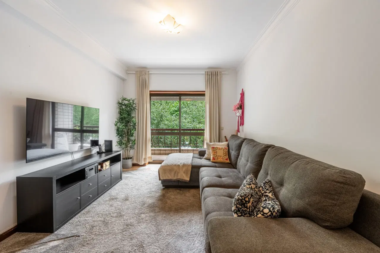 Apartamento T3 Renovado com Garagem Fechada em Excelente Localização – Lomar, Braga — 4