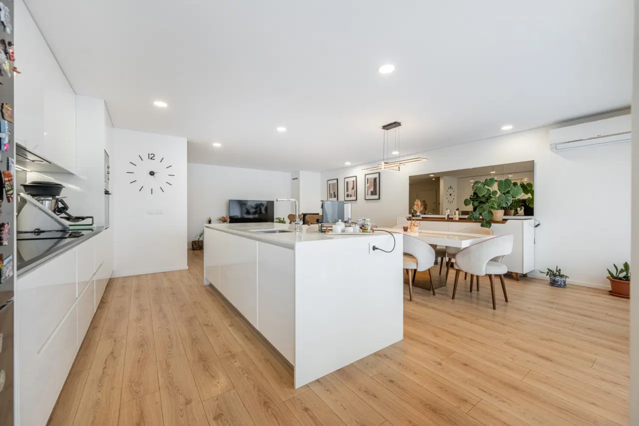 Apartamento T3 Semi-novo em Tenões, Braga — 8