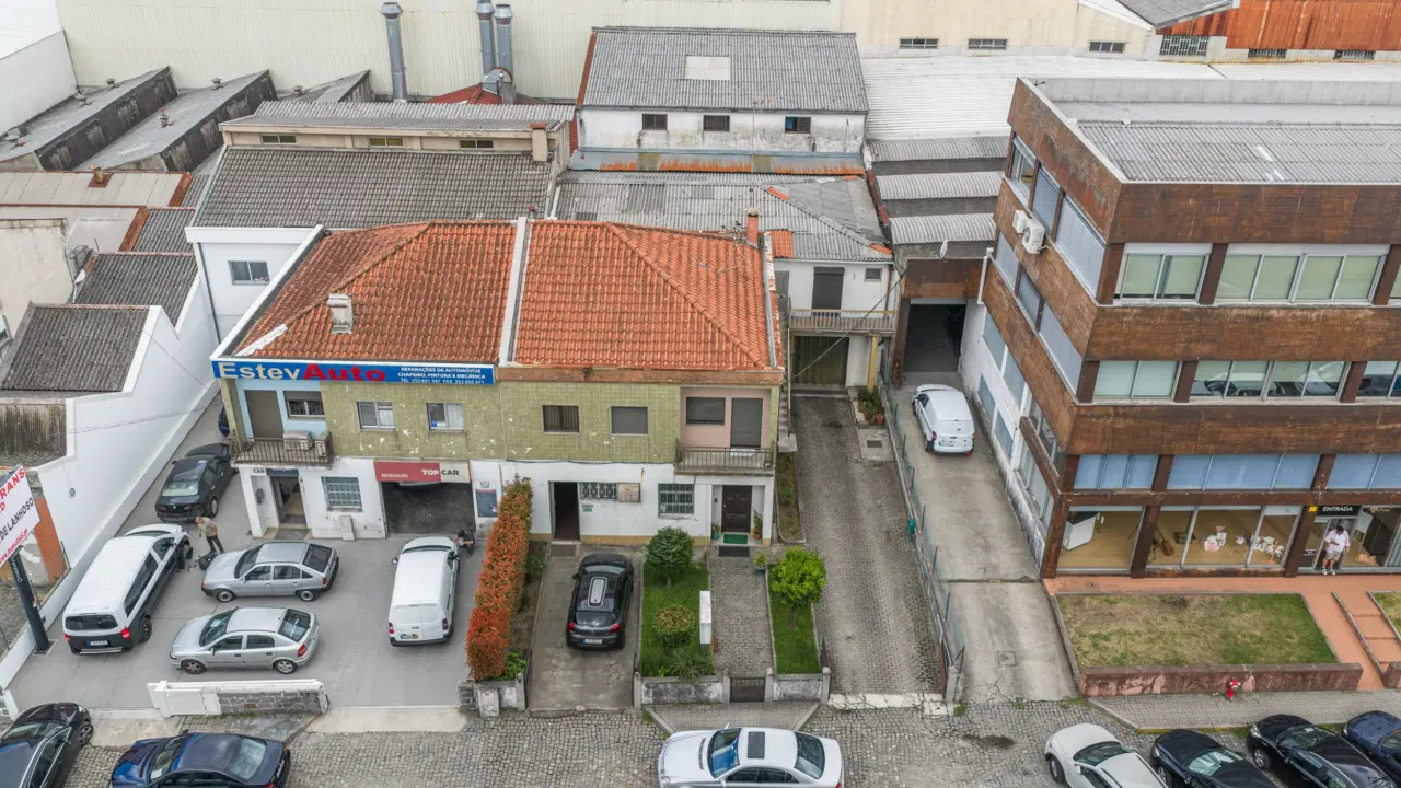 Armazém e Habitação em Ferreiros — 33