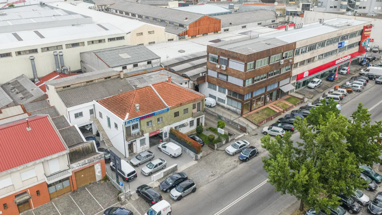Armazém e Habitação em Ferreiros — 35