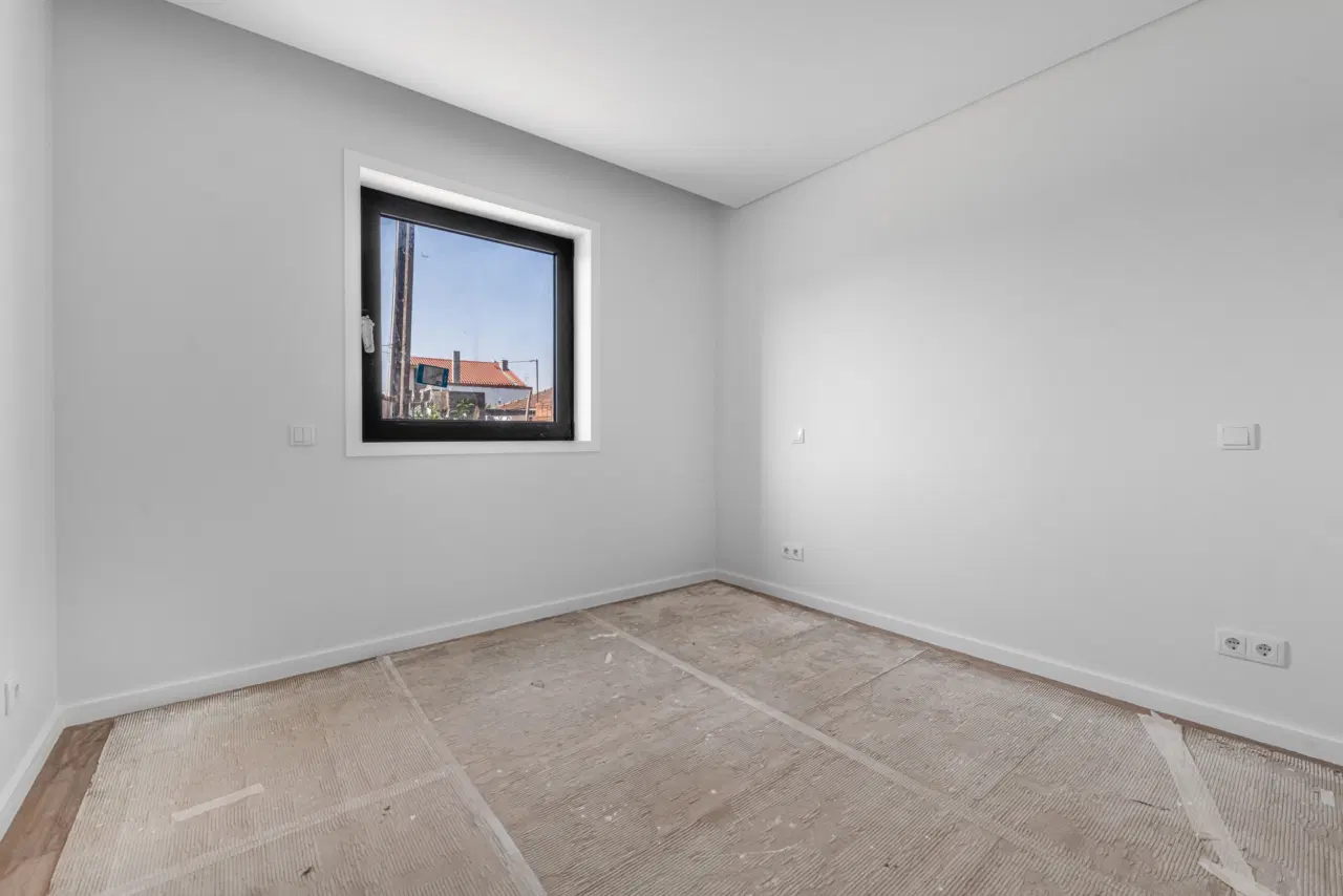 APARTAMENTO T2 NOVO COM JARDIM — 13