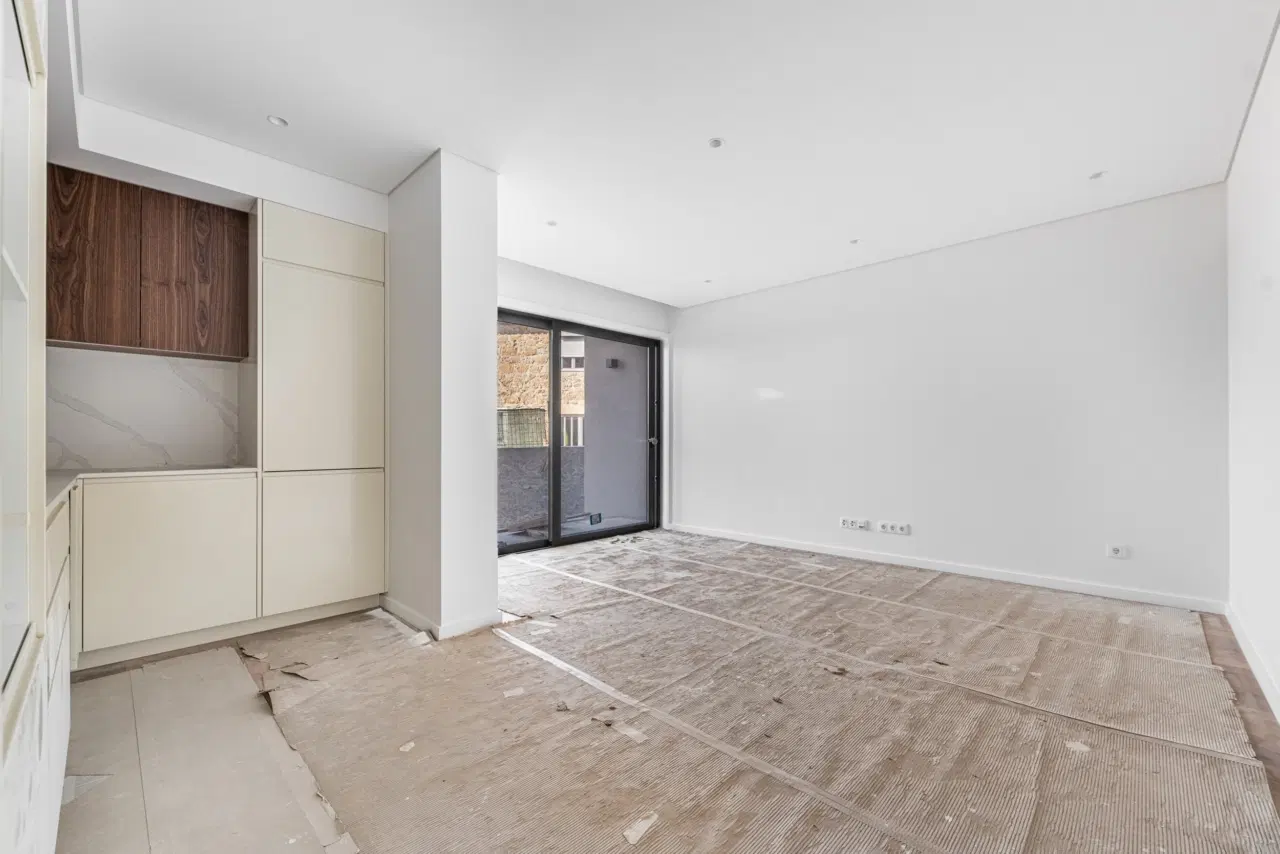 APARTAMENTO T2 NOVO COM JARDIM — 6