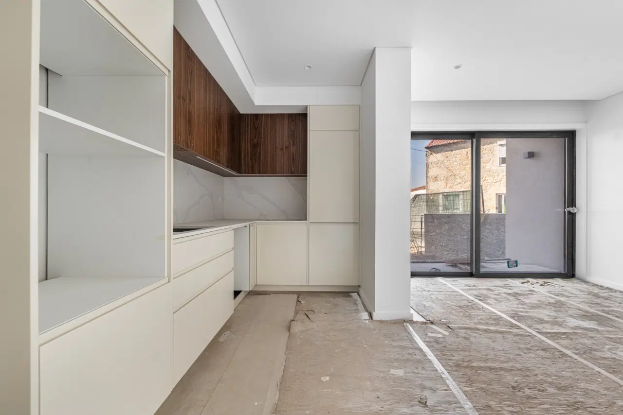 APARTAMENTO T2 NOVO COM JARDIM — 7