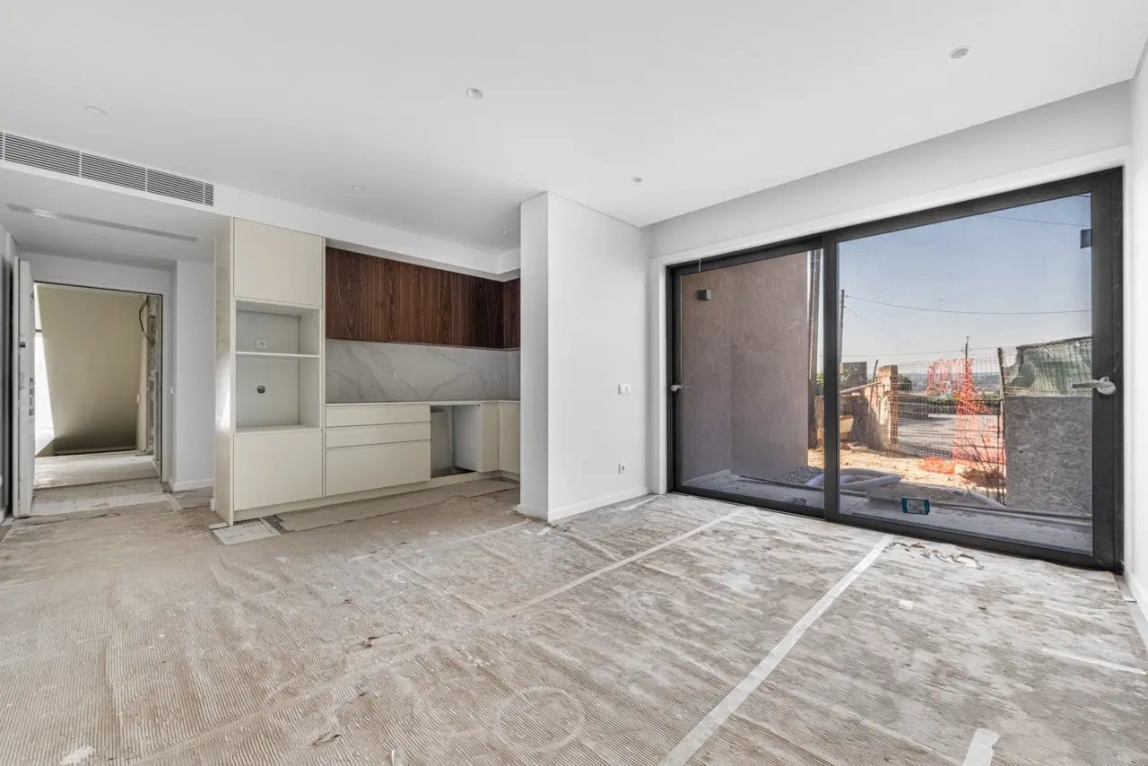 APARTAMENTO T2 NOVO COM JARDIM — 8