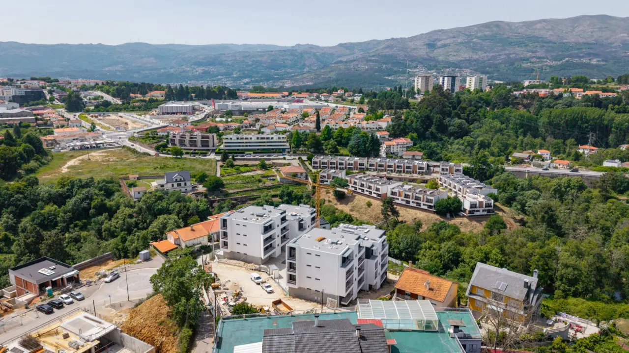 APARTAMENTO T2 NOVO EM VILA REAL - CONDOMÍNIO FECHADO — 3