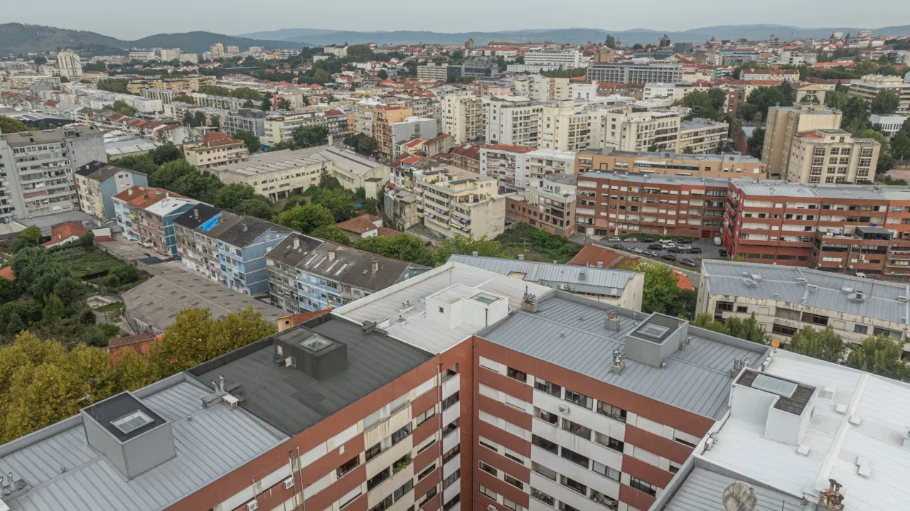 EXCELENTE T3 NO CENTRO DE BRAGA | RUA CARLOS TEIXEIRA — 23