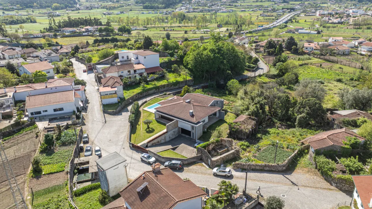 Moradia em Trandeiras, Braga — 3