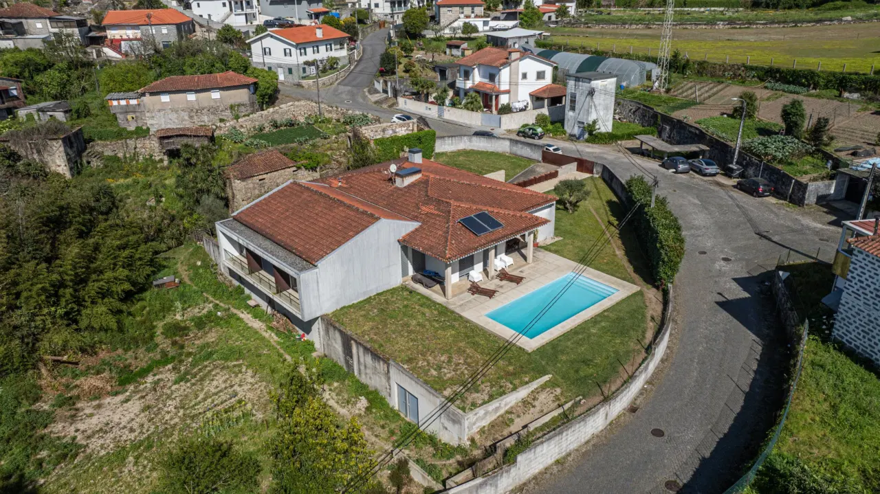 Moradia em Trandeiras, Braga — 42