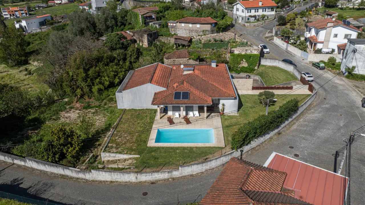Moradia em Trandeiras, Braga — 41