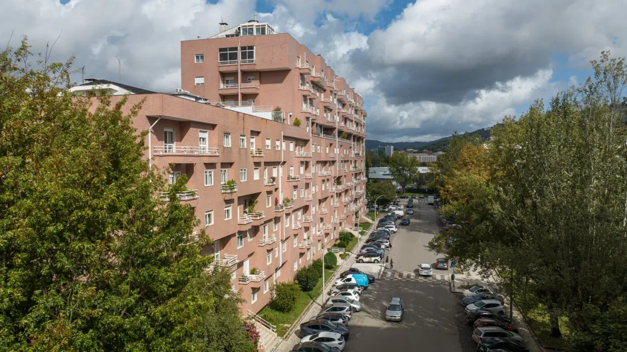 Apartamento T4 totalmente renovado na Rua Cândido Oliveira, Braga — 22