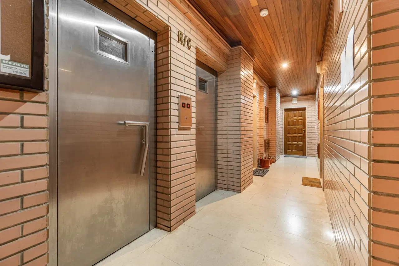 Apartamento T4 totalmente renovado na Rua Cândido Oliveira, Braga — 24