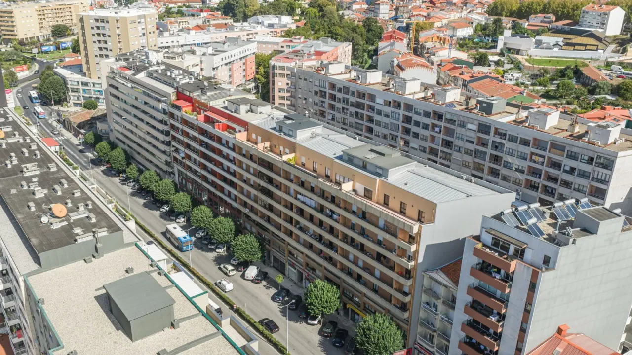 T3 Totalmente Remodelado | 2 Frentes | Maximinos — 20