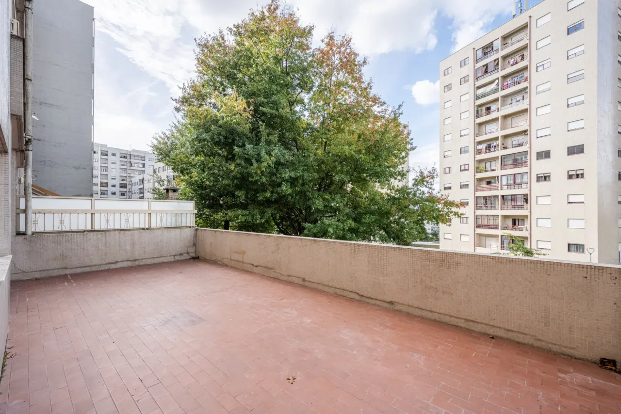 T3 TOTALMENTE REMODELADO COM TERRAÇO E GARAGEM FECHADA | BRAGA — 16