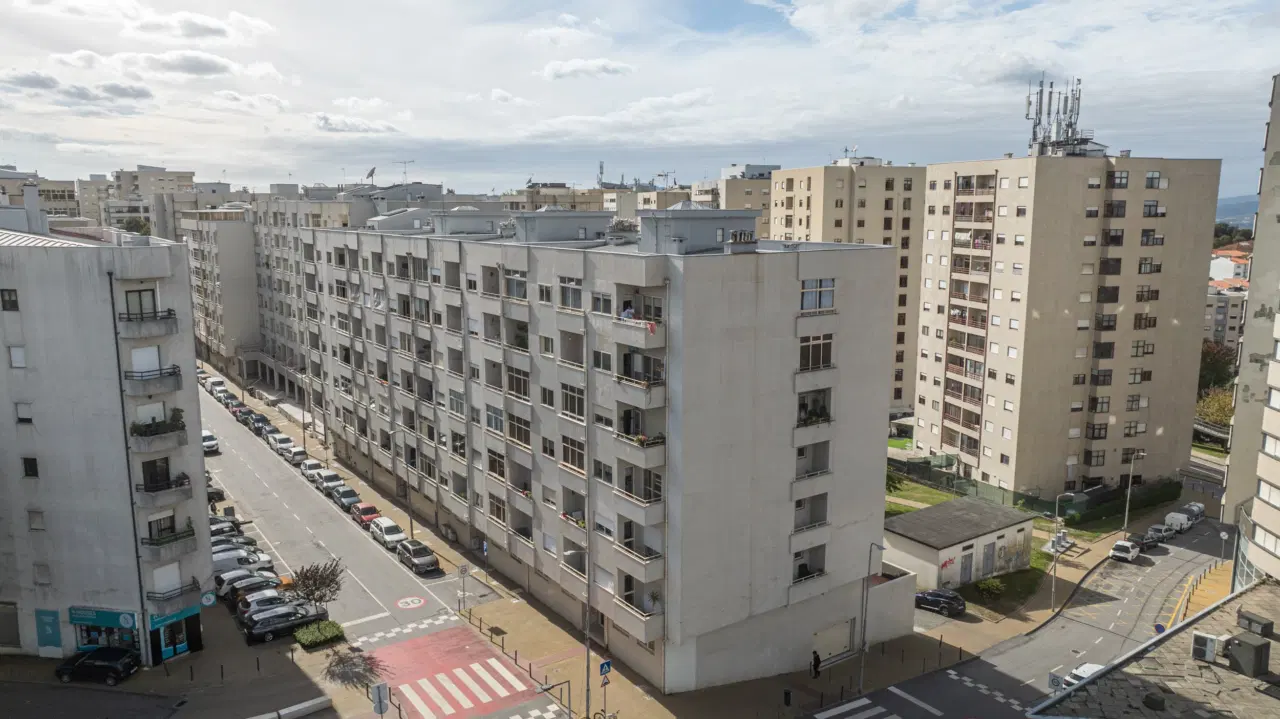 T3 TOTALMENTE REMODELADO COM TERRAÇO E GARAGEM FECHADA | BRAGA — 22