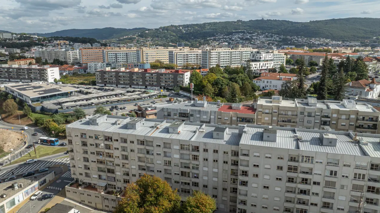 T3 TOTALMENTE REMODELADO COM TERRAÇO E GARAGEM FECHADA | BRAGA — 25