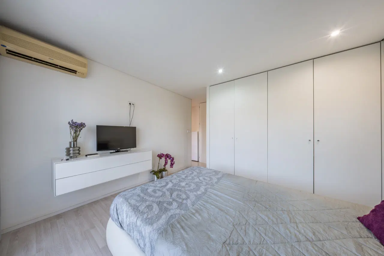 Apartamento T4 Rua Cândido de Oliveira — 17