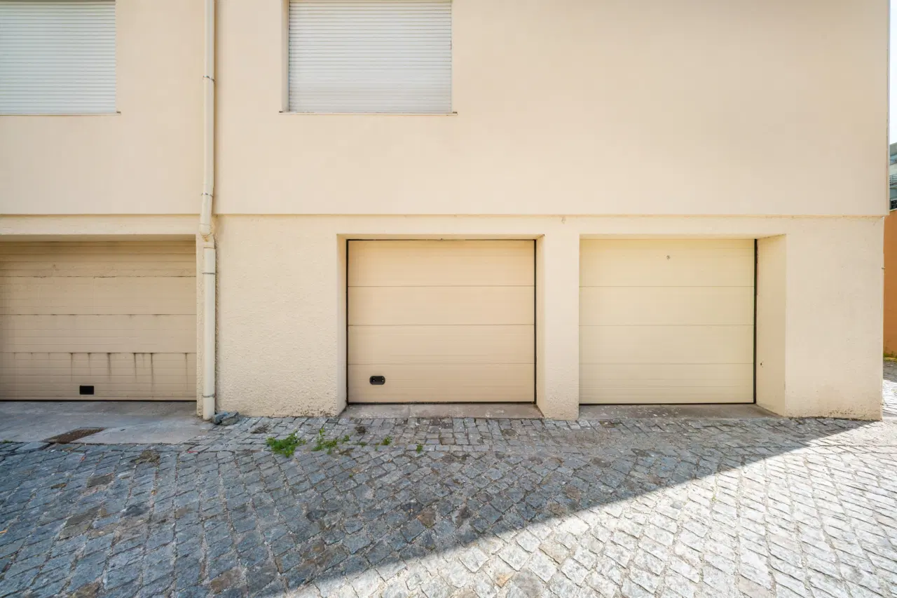 Apartamento T4 Rua Cândido de Oliveira — 25
