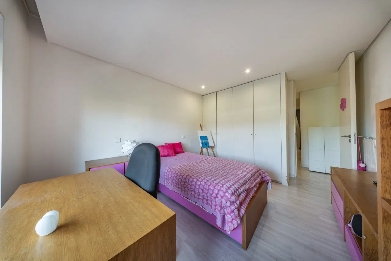 Apartamento T4 Rua Cândido de Oliveira — 20