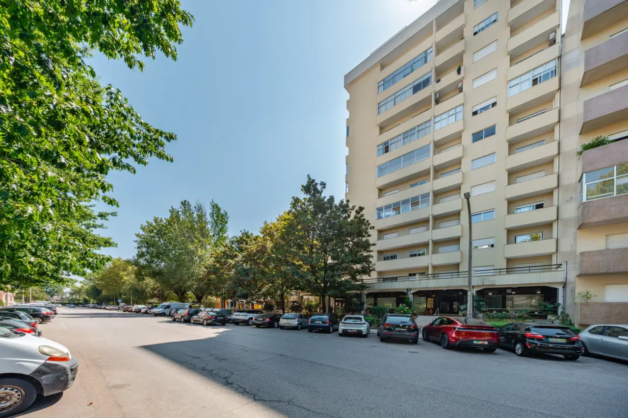 Apartamento T4 Rua Cândido de Oliveira — 26