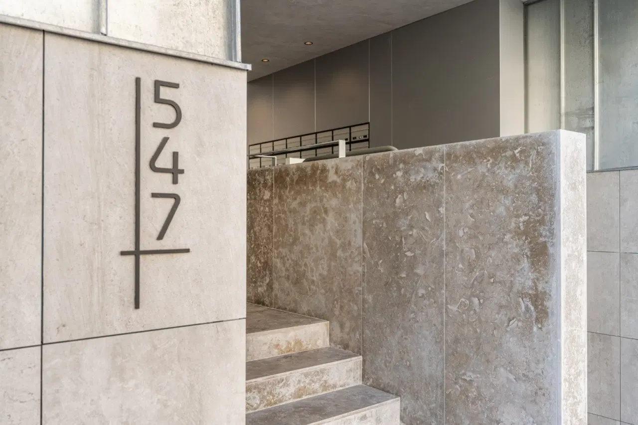 T1 NOVO inserido em condomínio FECHADO com PISCINA e GINÁSIO em Braga. — 18