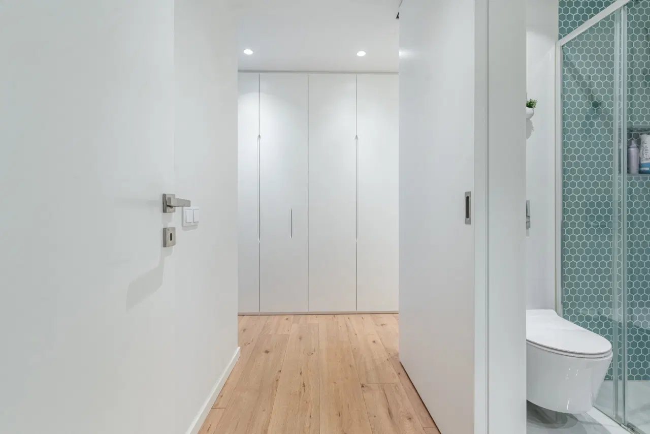 Apartamento SEMI-NOVO T3, localizado em Real (a 5 minutos do centro da cidade de Braga) com características que focam no conforto, eficiência e design. — 23