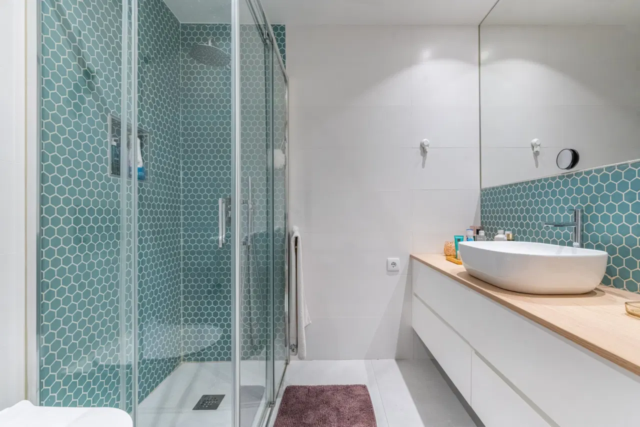 Apartamento SEMI-NOVO T3, localizado em Real (a 5 minutos do centro da cidade de Braga) com características que focam no conforto, eficiência e design. — 24