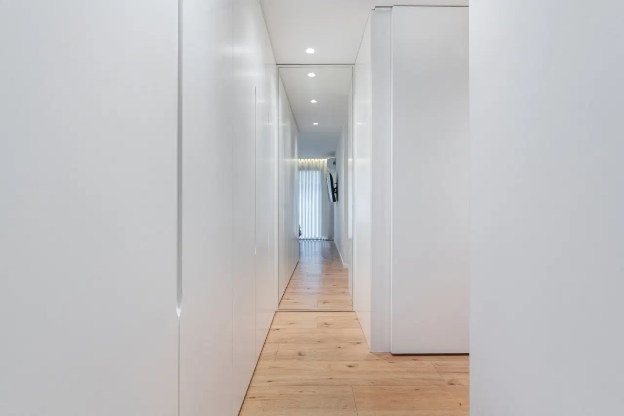 Apartamento SEMI-NOVO T3, localizado em Real (a 5 minutos do centro da cidade de Braga) com características que focam no conforto, eficiência e design. — 26