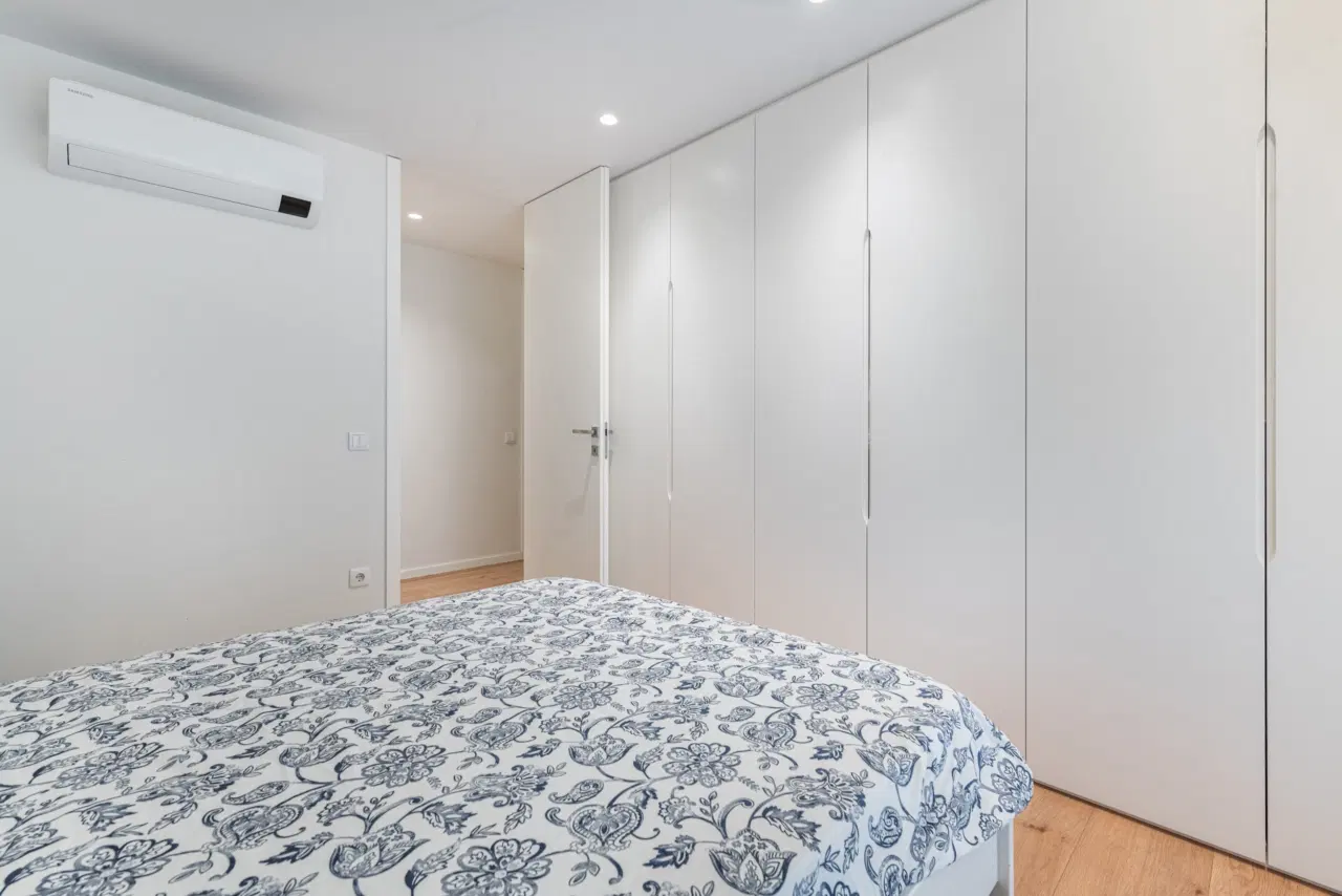 Apartamento SEMI-NOVO T3, localizado em Real (a 5 minutos do centro da cidade de Braga) com características que focam no conforto, eficiência e design. — 22