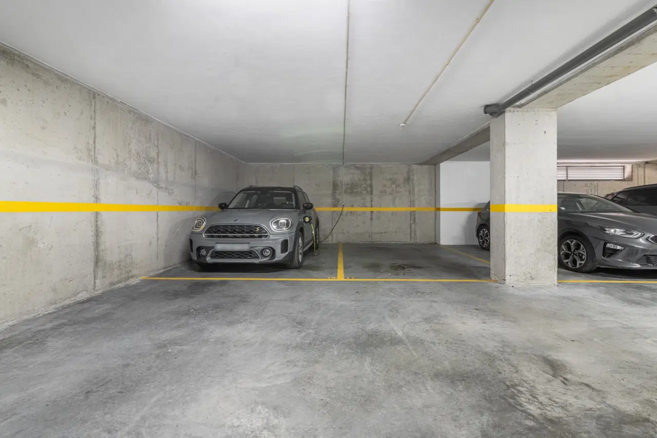 Apartamento SEMI-NOVO T3, localizado em Real (a 5 minutos do centro da cidade de Braga) com características que focam no conforto, eficiência e design. — 29