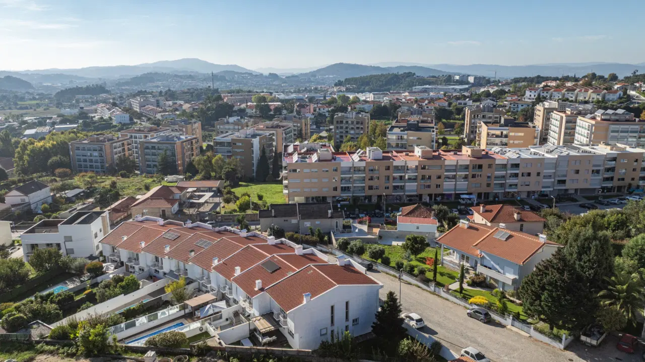 Moradia T3 em Nogueira, Braga — 38
