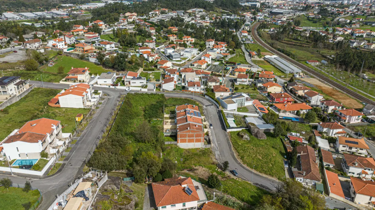 Terreno p/ construção -  Aveleda Braga. — 3