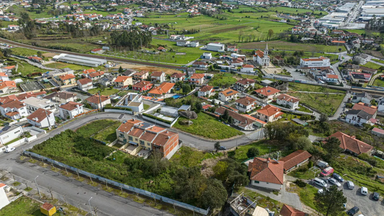 Terreno p/ construção -  Aveleda Braga. — 13
