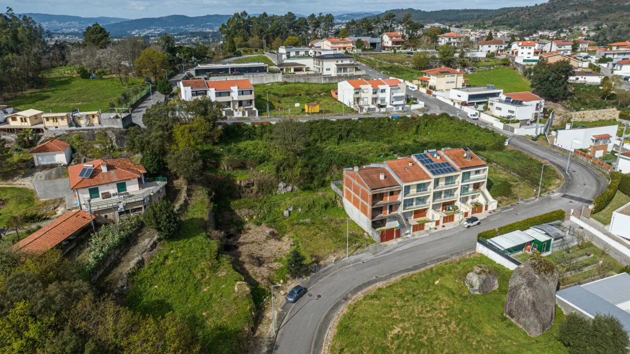 Terreno p/ construção -  Aveleda Braga. — 12