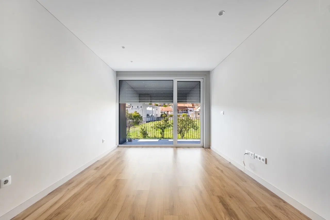 APARTAMENTO T1 EM GUALTAR — 8