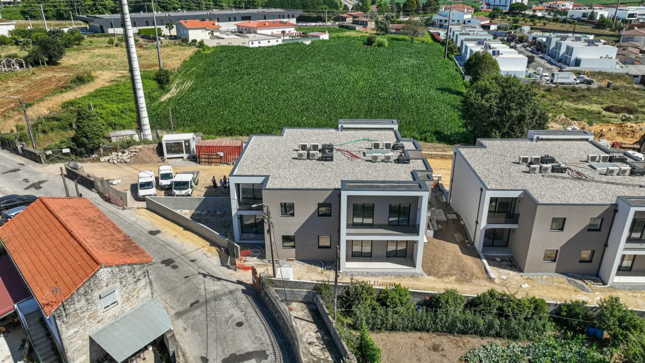 APARTAMENTO T1 NOVO — 13