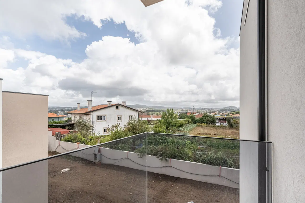 APARTAMENTO T1 NOVO — 12