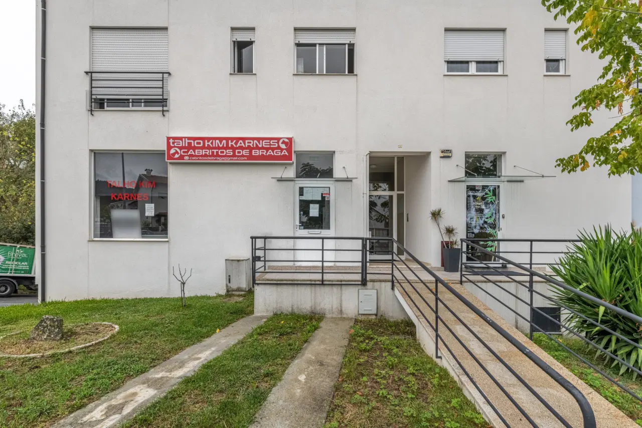 Loja para arrendamento em este são Pedro — 21